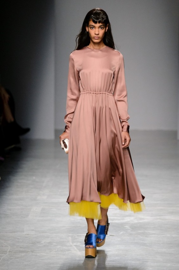 مجموعة Rochas لموسم ربيع وصيف 2017 