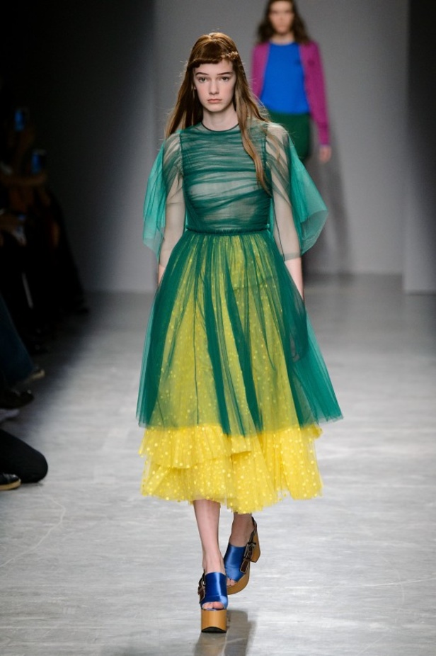 مجموعة Rochas لموسم ربيع وصيف 2017 