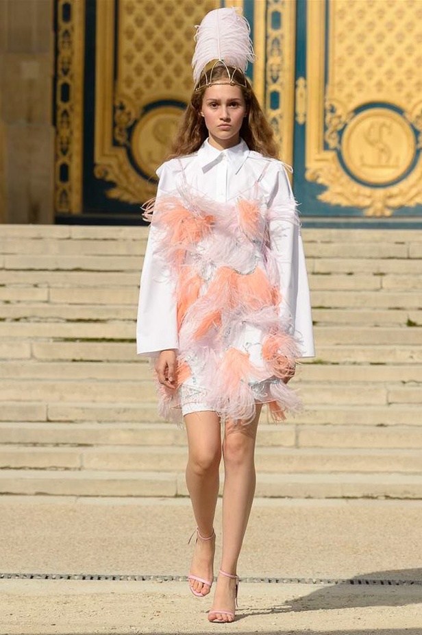 عرض أزياء Nina Ricci لموسم ربيع وصيف ٢٠١٨ !