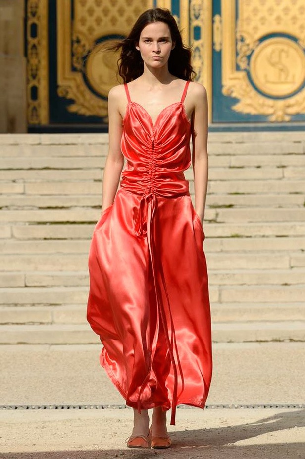 عرض أزياء Nina Ricci لموسم ربيع وصيف ٢٠١٨ !