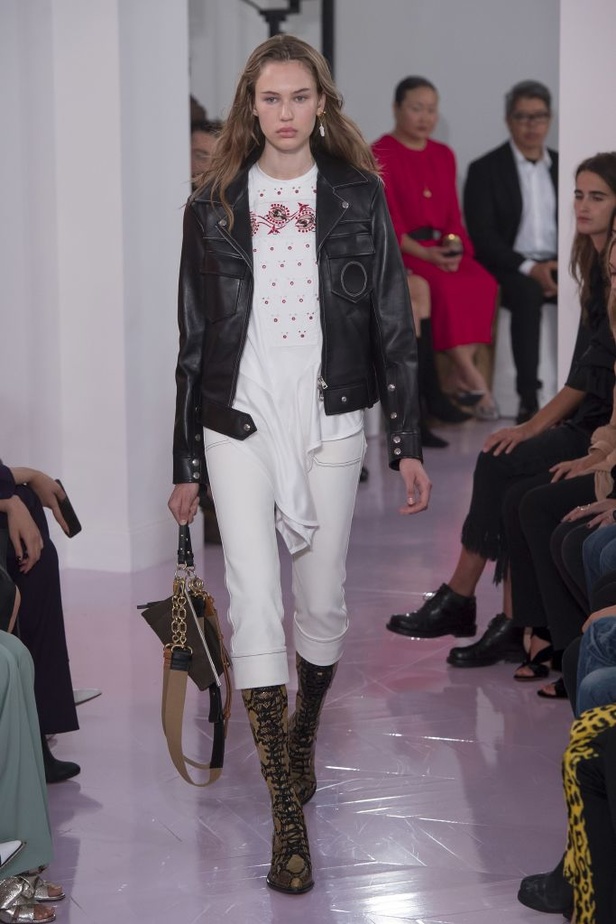 عرض كلوي لربيع وصيف 2018 في اسبوع الموضة بباريس