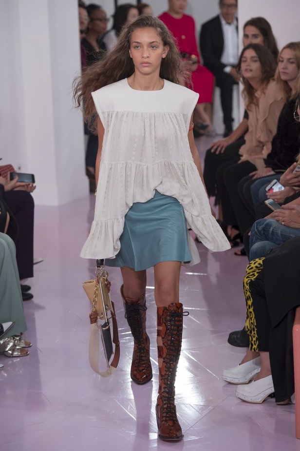 عرض كلوي لربيع وصيف 2018 في اسبوع الموضة بباريس