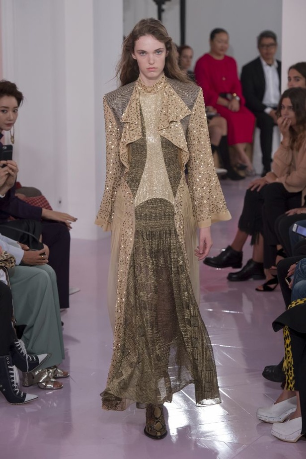 عرض كلوي لربيع وصيف 2018 في اسبوع الموضة بباريس
