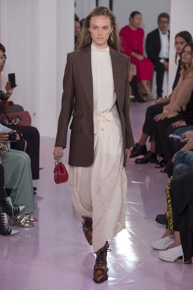 عرض كلوي لربيع وصيف 2018 في اسبوع الموضة بباريس