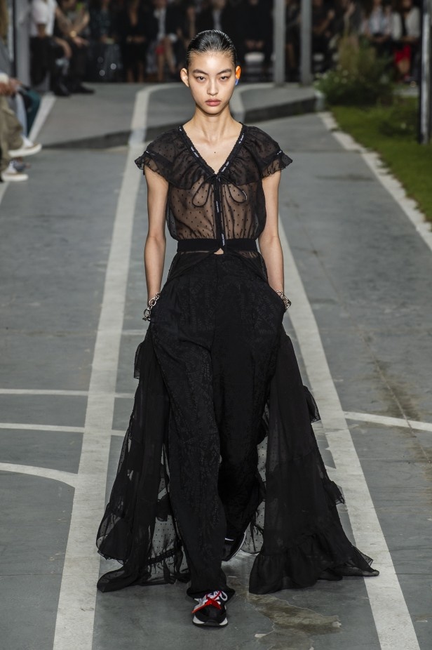 مجموعة Off-White لربيع وصيف 2019