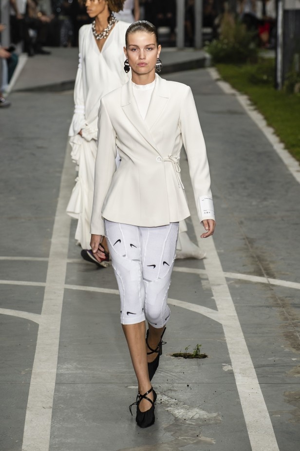 مجموعة Off-White لربيع وصيف 2019