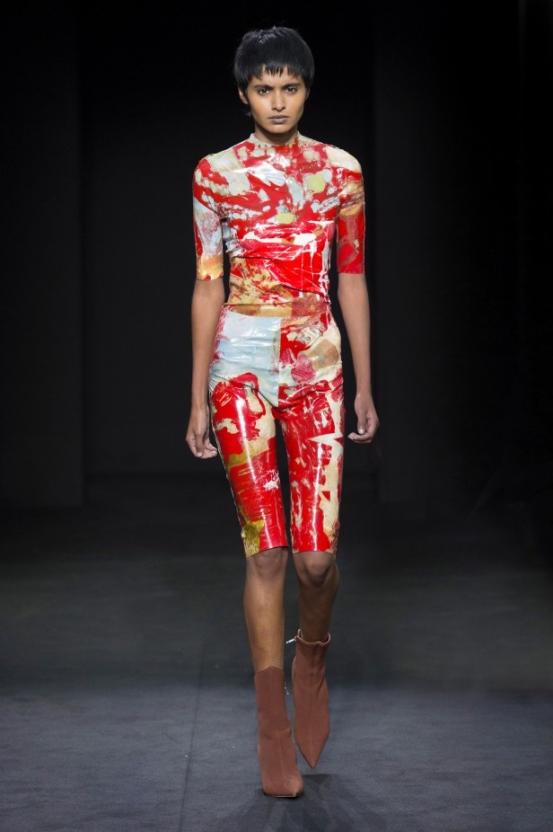 عرض أزياء Mugler لربيع وصيف 2019