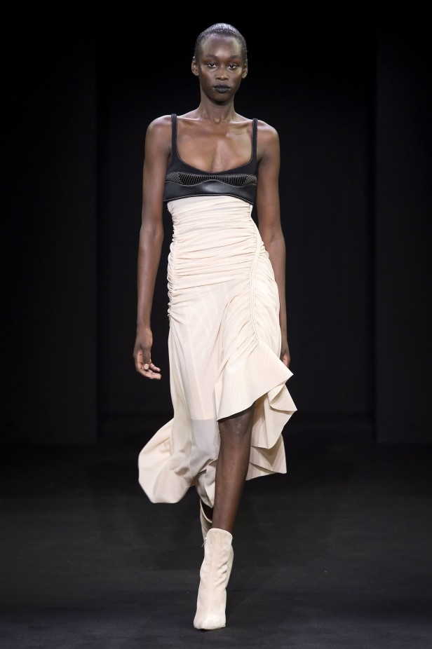 عرض أزياء Mugler لربيع وصيف 2019