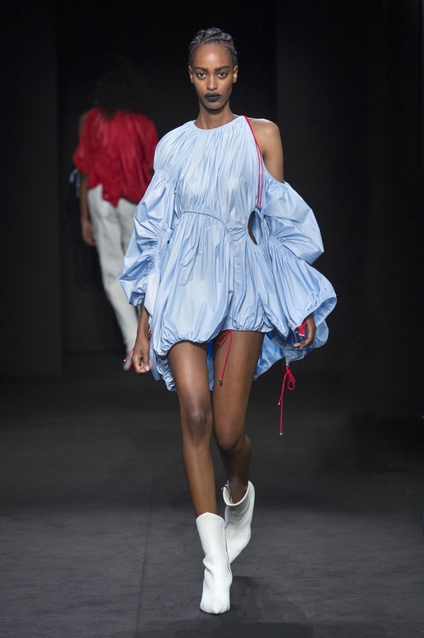 عرض أزياء Mugler لربيع وصيف 2019