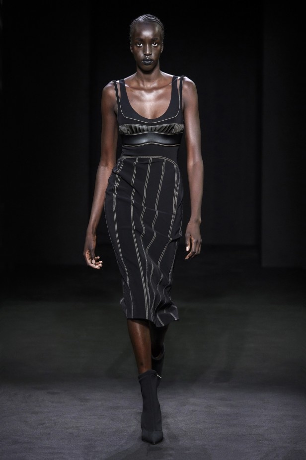 عرض أزياء Mugler لربيع وصيف 2019