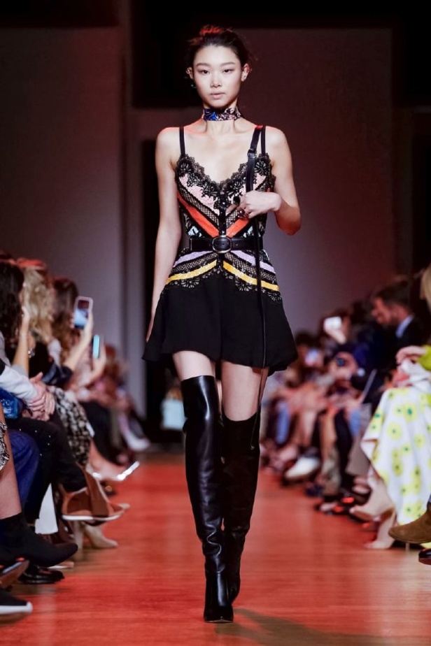 مجموعة ايلي صعب لموسم ربيع وصيف 2019