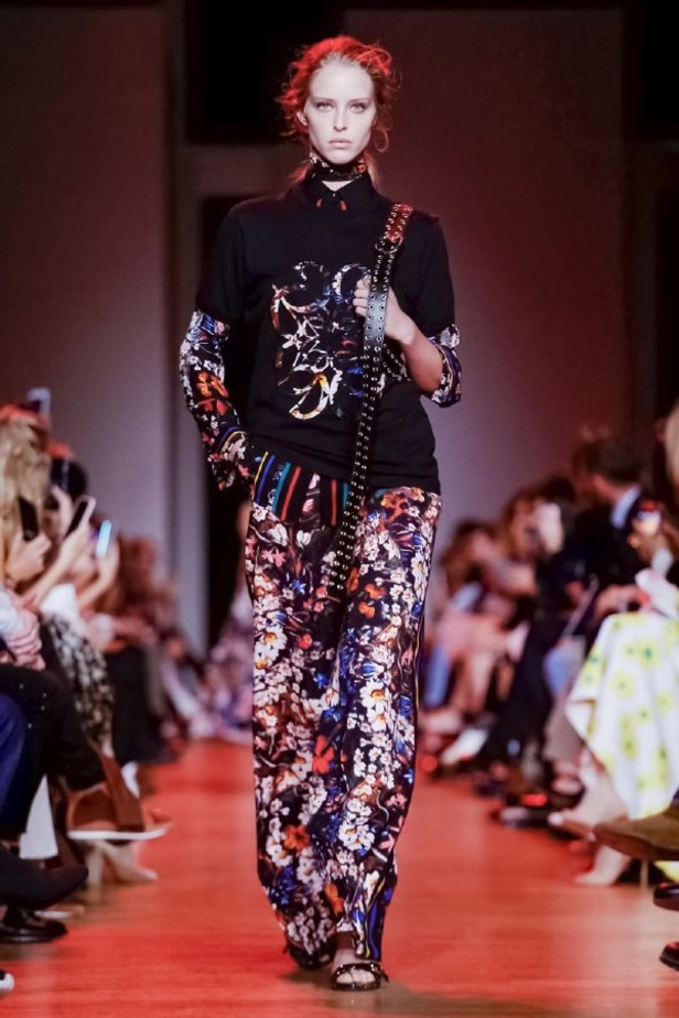 مجموعة ايلي صعب لموسم ربيع وصيف 2019