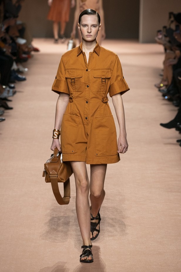 اسبوع الموضة في باريس 2019 مجموعة HERMES لربيع وصيف 2020