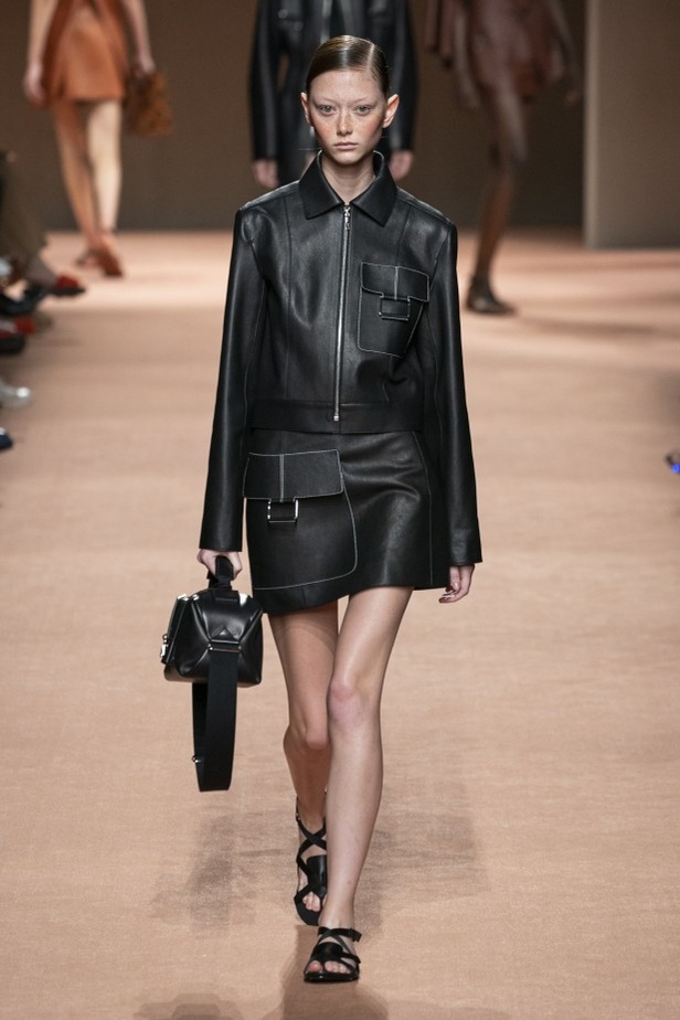 اسبوع الموضة في باريس 2019 مجموعة HERMES لربيع وصيف 2020