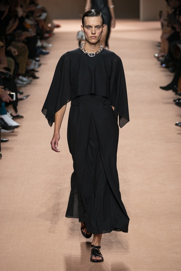 اسبوع الموضة في باريس 2019 مجموعة HERMES لربيع وصيف 2020