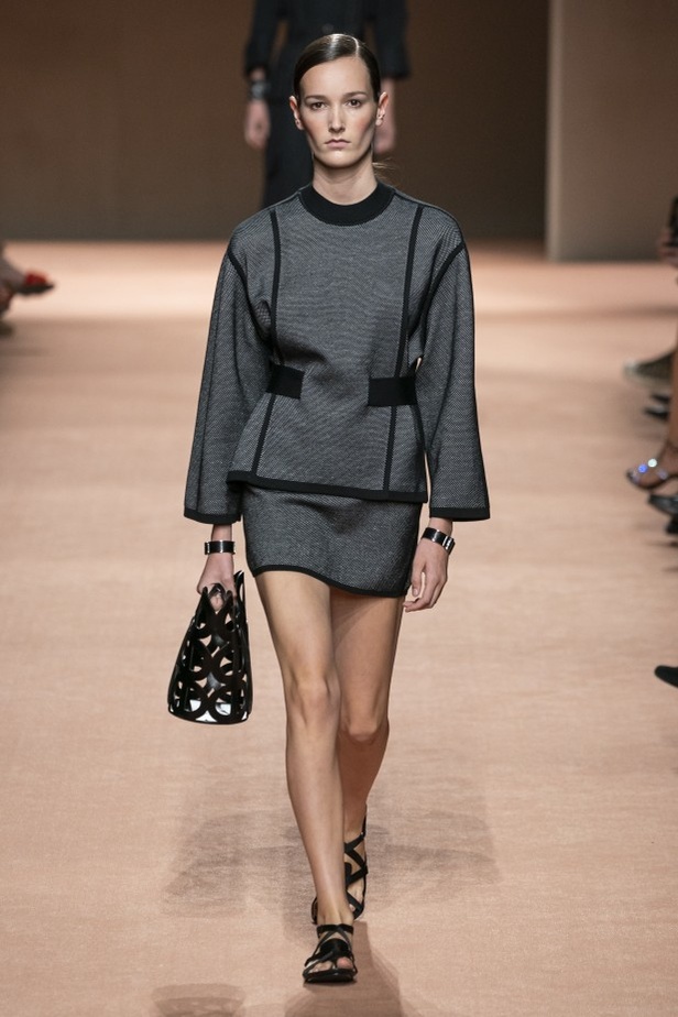 اسبوع الموضة في باريس 2019 مجموعة HERMES لربيع وصيف 2020