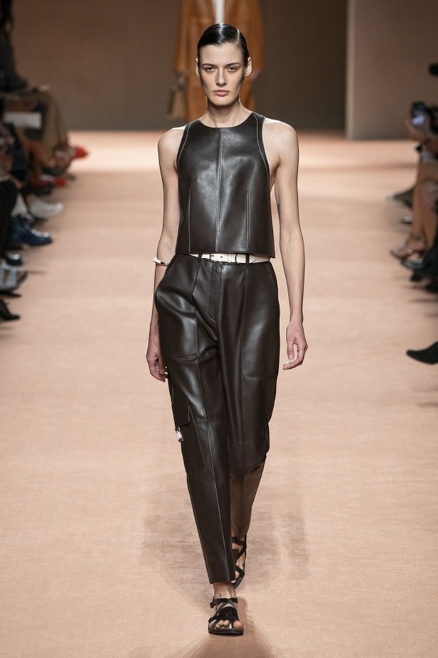 اسبوع الموضة في باريس 2019 مجموعة HERMES لربيع وصيف 2020