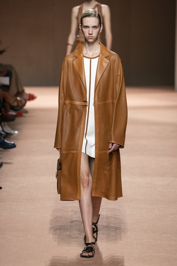 اسبوع الموضة في باريس 2019 مجموعة HERMES لربيع وصيف 2020