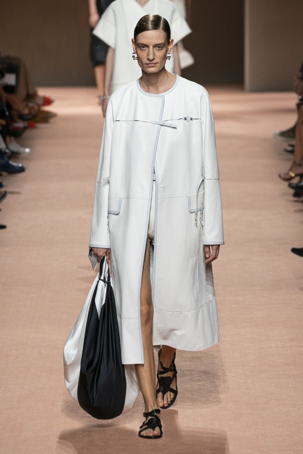 اسبوع الموضة في باريس 2019 مجموعة HERMES لربيع وصيف 2020