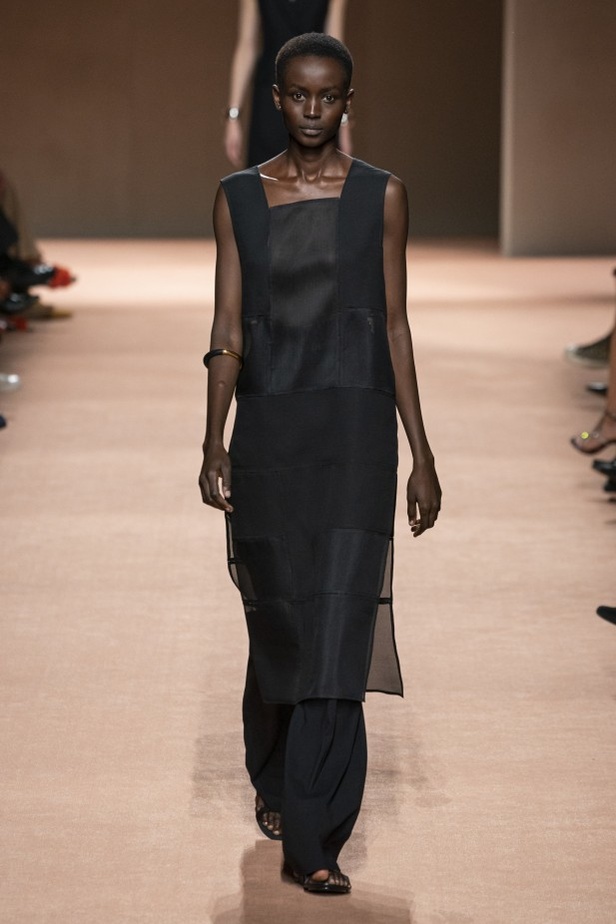 اسبوع الموضة في باريس 2019 مجموعة HERMES لربيع وصيف 2020