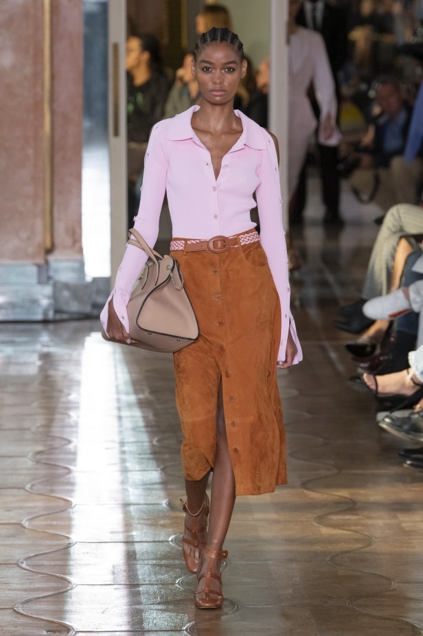 اسبوع الموضة في باريس 2019 مجموعة altuzarra للملابس الجاهزة لربيع وصيف 2020