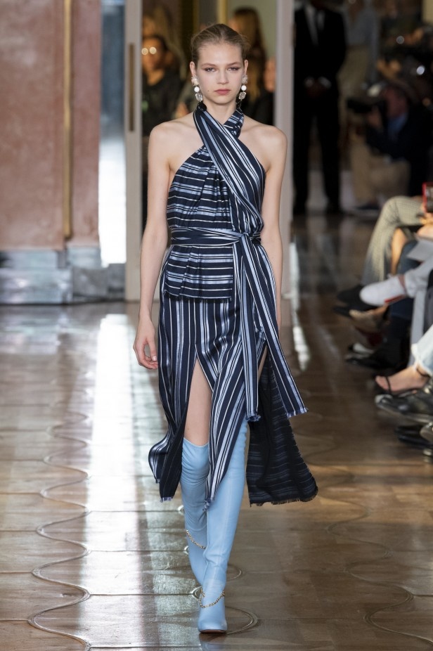 اسبوع الموضة في باريس 2019 مجموعة altuzarra للملابس الجاهزة لربيع وصيف 2020