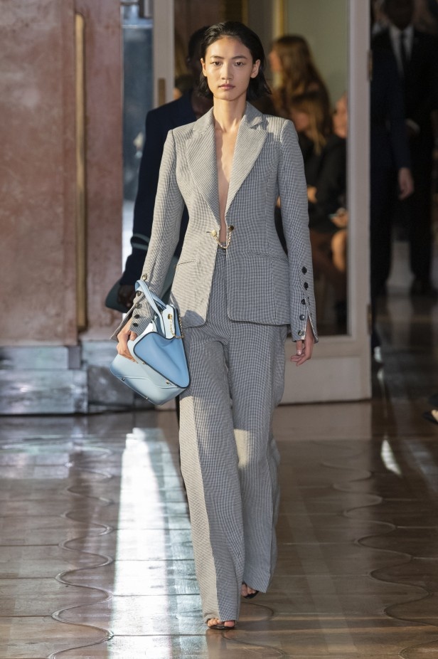 اسبوع الموضة في باريس 2019 مجموعة altuzarra للملابس الجاهزة لربيع وصيف 2020