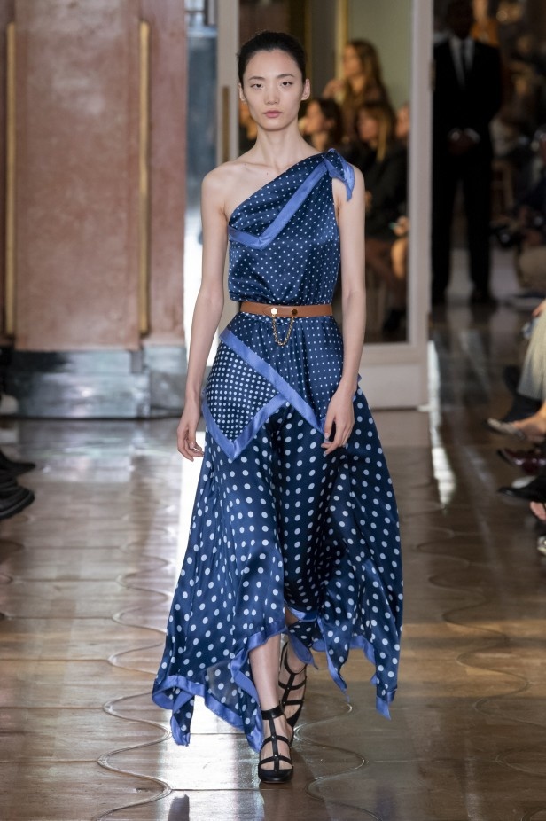 اسبوع الموضة في باريس 2019 مجموعة altuzarra للملابس الجاهزة لربيع وصيف 2020