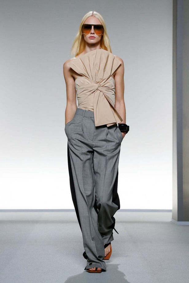 اسبوع الموضة في باريس 2019 مجموعة GIVENCHY لربيع وصيف 2020