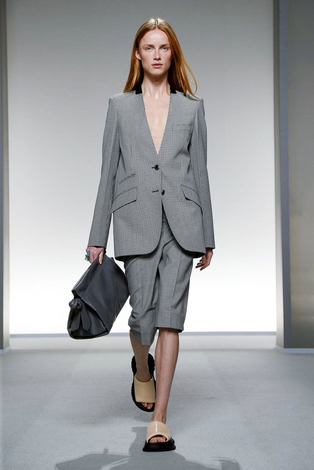 اسبوع الموضة في باريس 2019 مجموعة GIVENCHY لربيع وصيف 2020