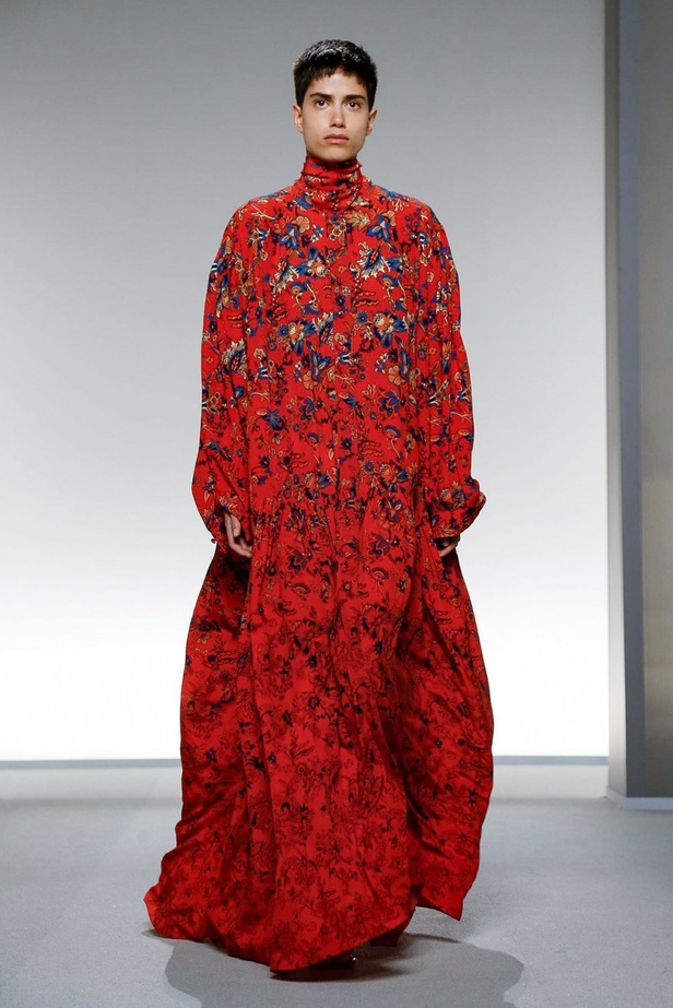 اسبوع الموضة في باريس 2019 مجموعة GIVENCHY لربيع وصيف 2020