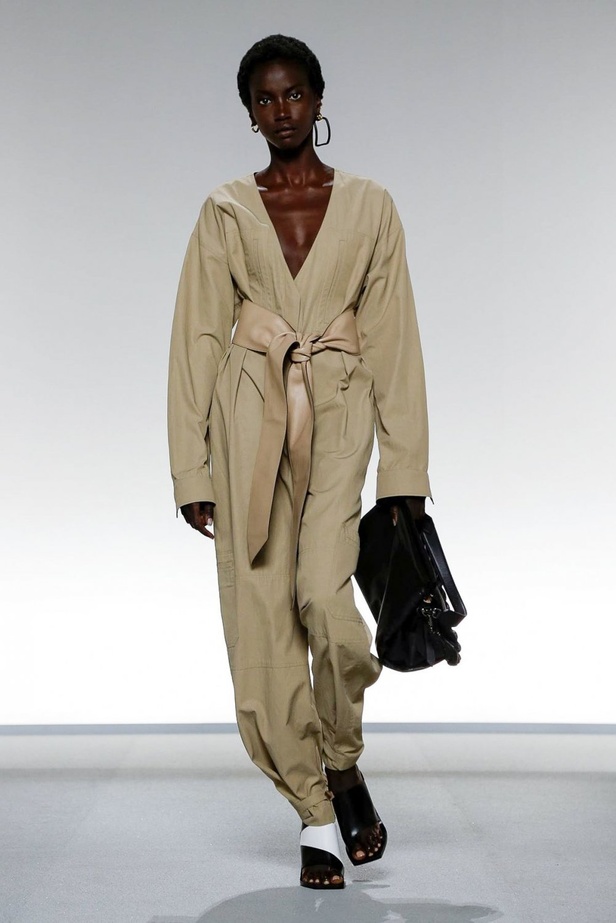 اسبوع الموضة في باريس 2019 مجموعة GIVENCHY لربيع وصيف 2020