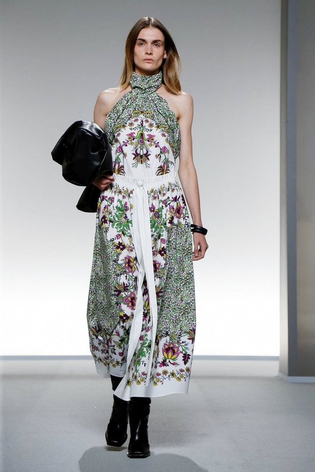 اسبوع الموضة في باريس 2019 مجموعة GIVENCHY لربيع وصيف 2020
