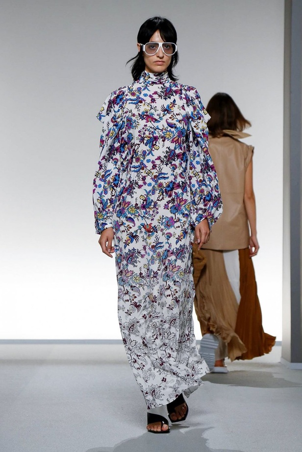 اسبوع الموضة في باريس 2019 مجموعة GIVENCHY لربيع وصيف 2020