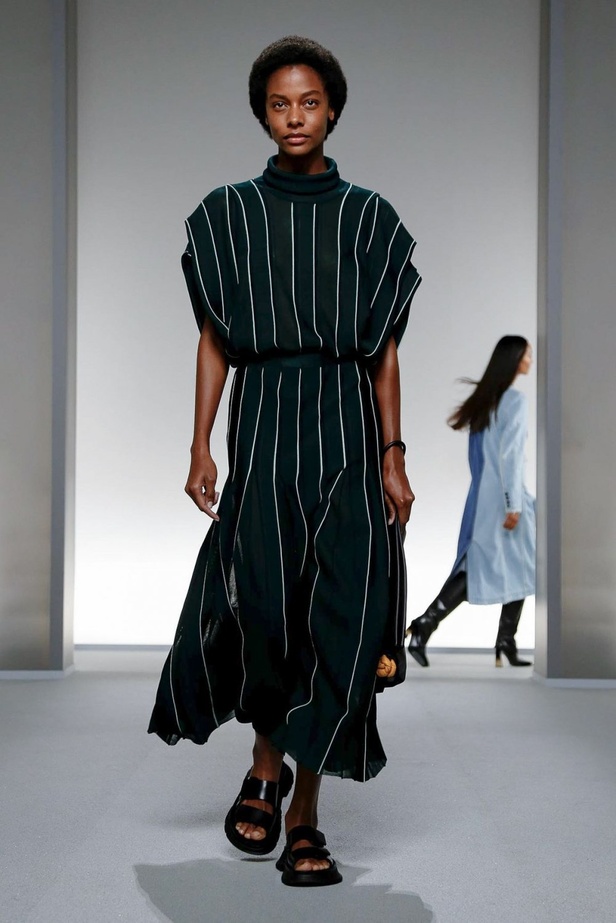 اسبوع الموضة في باريس 2019 مجموعة GIVENCHY لربيع وصيف 2020