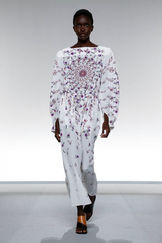 اسبوع الموضة في باريس 2019 مجموعة GIVENCHY لربيع وصيف 2020