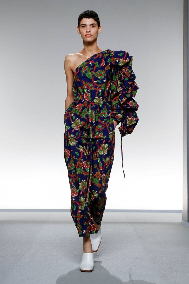 اسبوع الموضة في باريس 2019 مجموعة GIVENCHY لربيع وصيف 2020