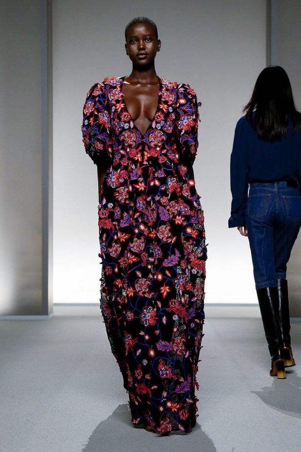 اسبوع الموضة في باريس 2019 مجموعة GIVENCHY لربيع وصيف 2020