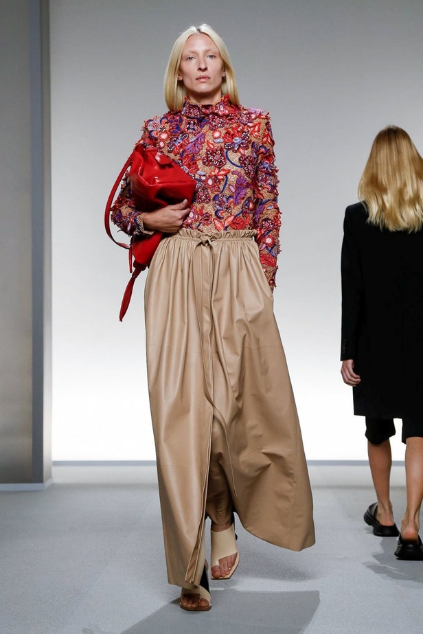 اسبوع الموضة في باريس 2019 مجموعة GIVENCHY لربيع وصيف 2020