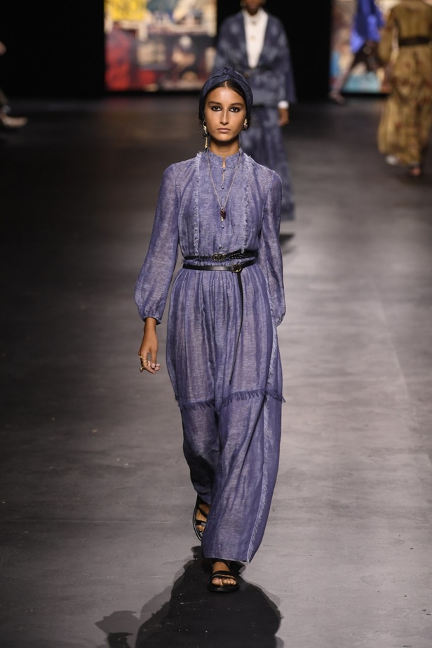 عرض أزياء ديور Dior لربيع وصيف 2021 من أسبوع الموضة في باريس