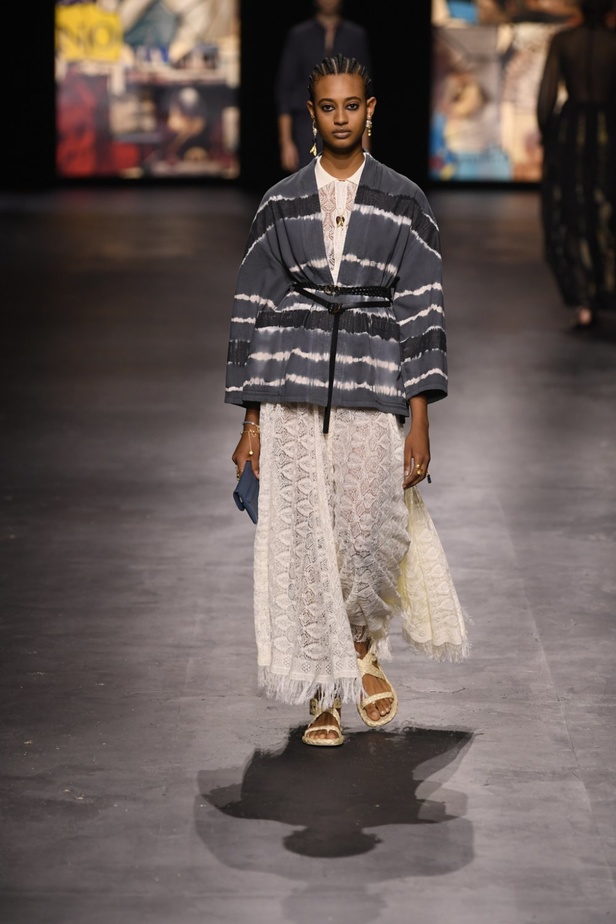 عرض أزياء ديور Dior لربيع وصيف 2021 من أسبوع الموضة في باريس