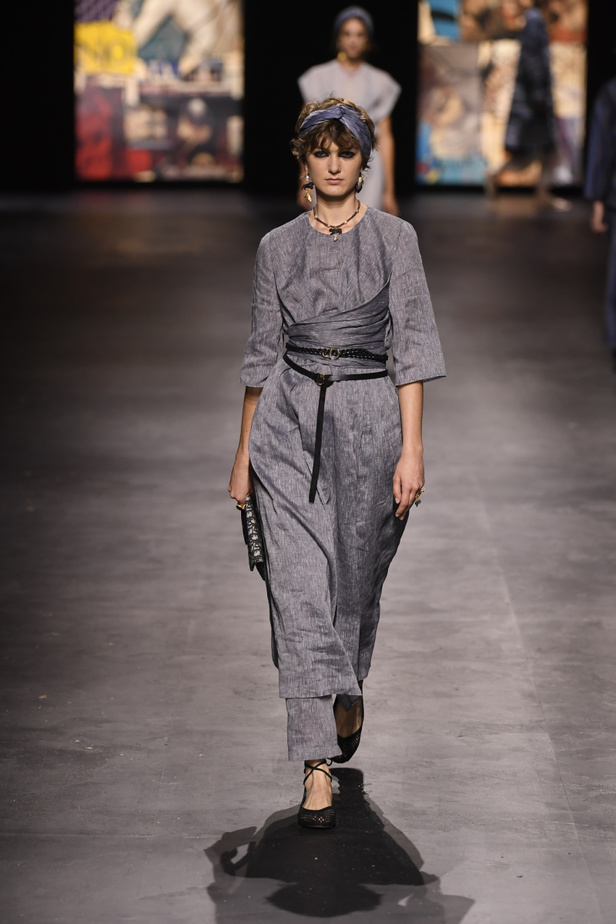 عرض أزياء ديور Dior لربيع وصيف 2021 من أسبوع الموضة في باريس