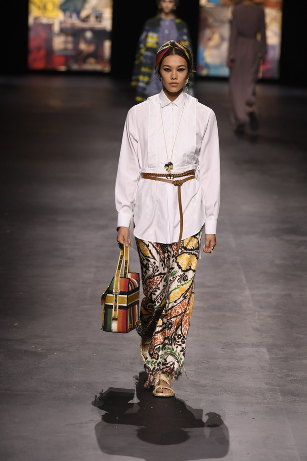 عرض أزياء ديور Dior لربيع وصيف 2021 من أسبوع الموضة في باريس