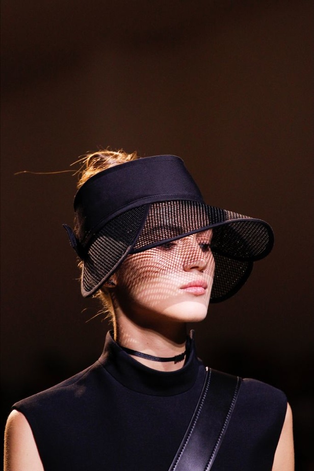 عرض أزياء "ديور" لموسم ربيع وصيف 2017