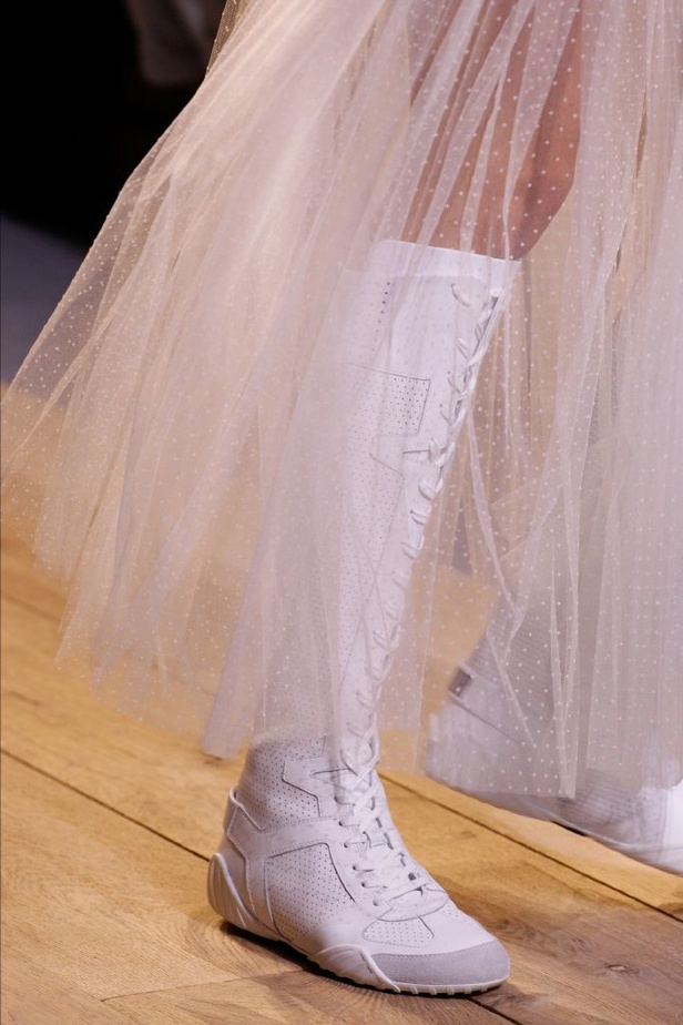 عرض أزياء "ديور" لموسم ربيع وصيف 2017