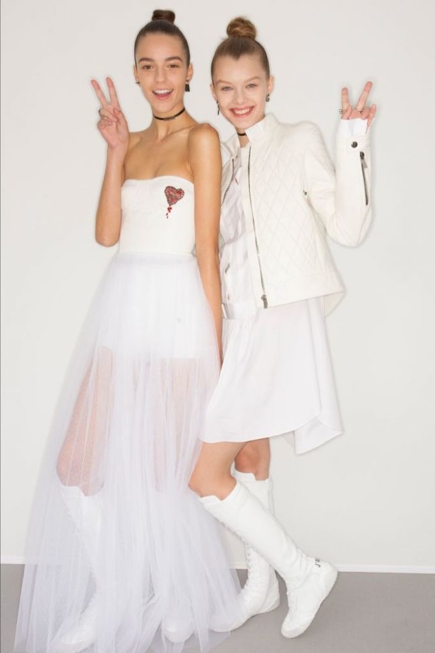 عرض أزياء "ديور" لموسم ربيع وصيف 2017