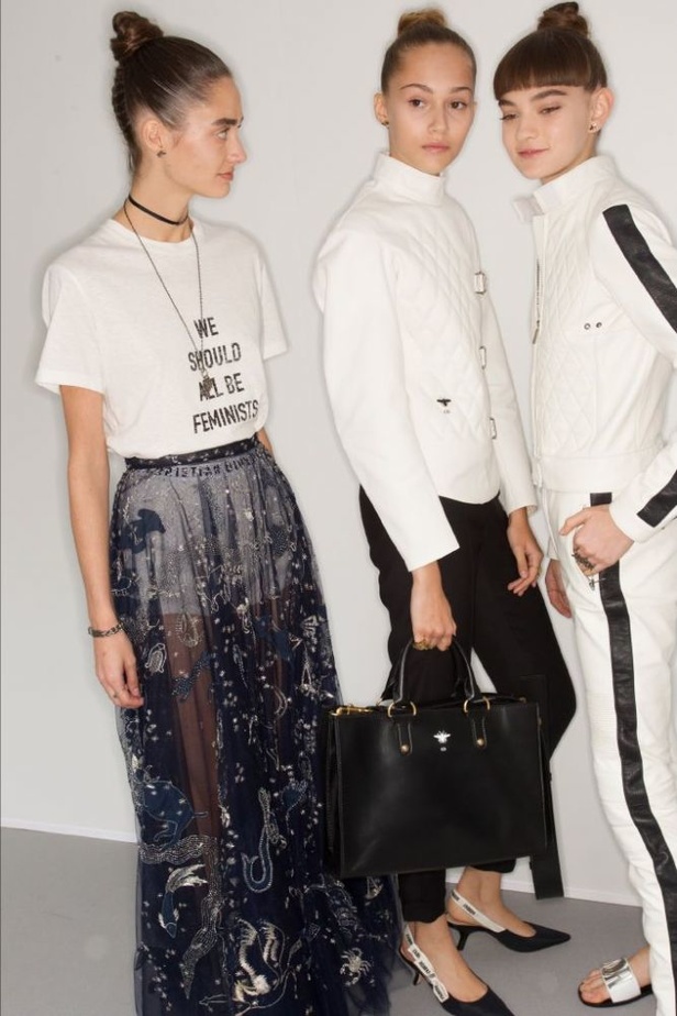 عرض أزياء "ديور" لموسم ربيع وصيف 2017