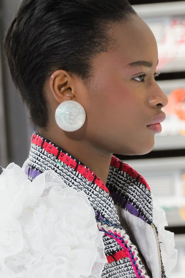 مجموعة "شانيل" لموسم ربيع وصيف 2017