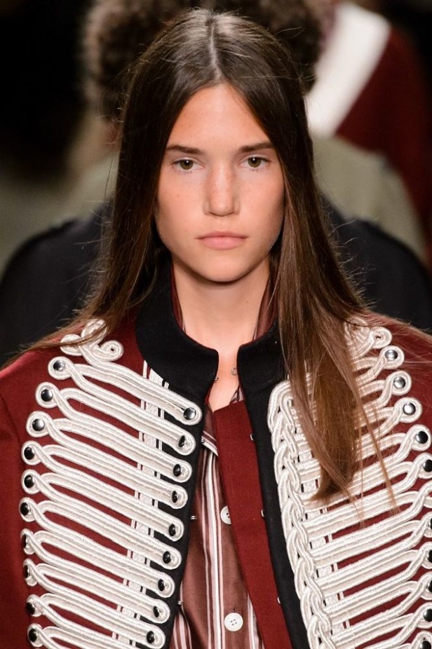 مجموعة “بربري” لموسم خريف وشتاء 2016-2017 من منصة العرض الى الاسواق فورا