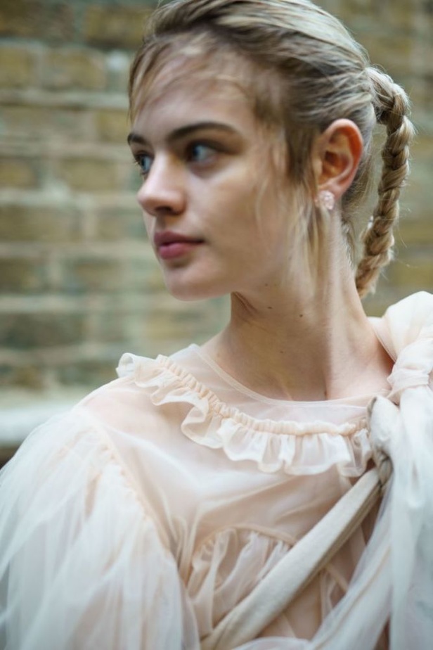 مجموعة Simone Rocha للأزياء الجاهزة لربيع وصيف 2017 !